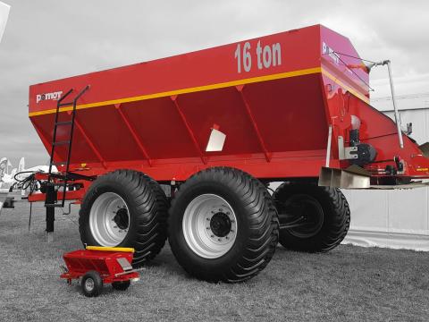 POMOT UPR 16 vontatott mész és műtrágyaszóró POMOT UPR 16 vontatott mész és műtrágyaszóró