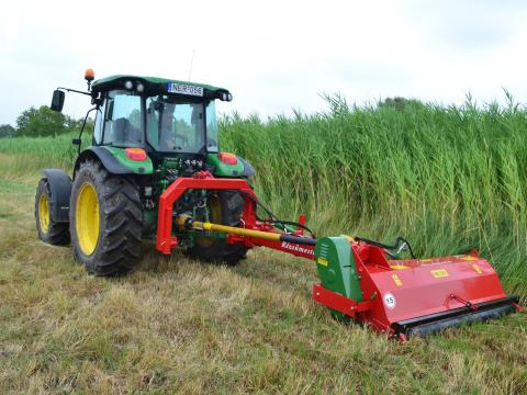Komáromi KB 320 típusú rézsűzúzó eladó készletről