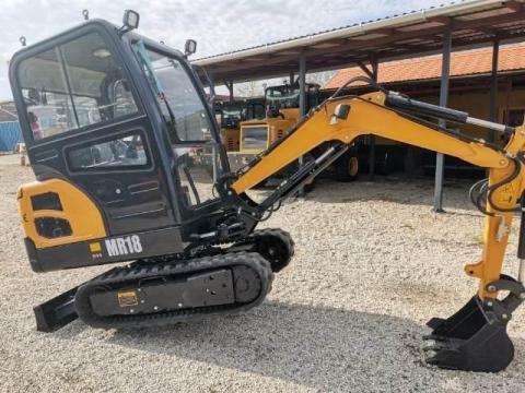 MR18 kabinos forgó kotró hidraulikus gém oldalra fordítással, hidraulikus gyorscsatlakozóval