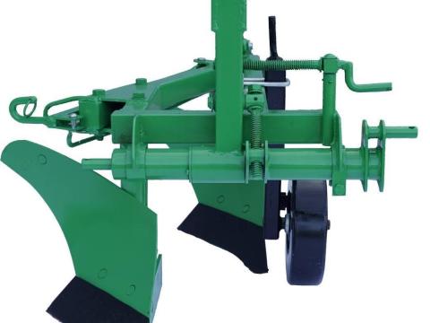 EKE2 két fejes eke kistraktorhoz 15 lóerő teljesítmény felett EKE2 két fejes eke kistraktorhoz 15 lóerő teljesítmény felett