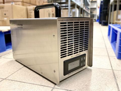 OZONEGENERATOR Chrome 40 000 ózongenerátor - ólakba,  üzemekbe,  raktárakba,  raktérbe