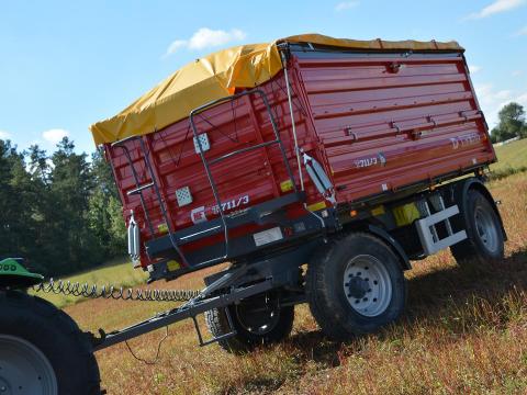 Metal-Fach T711/3 kéttengelyes pótkocsi készleten