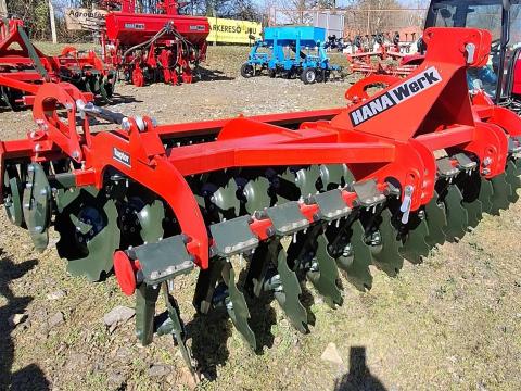 HanaWerk Raptor függesztett rövid tárcsa 3,5 m megnövelt tárcsasor-távolsággal HanaWerk Raptor függesztett rövid tárcsa 3,5 m megnövelt tárcsasor-távolsággal