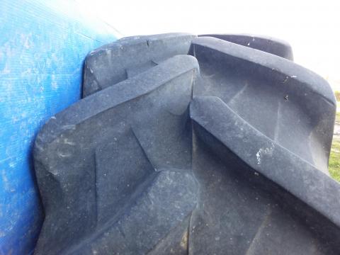 Pirelli 16,9 R 34 -es traktorgumi eladó Pirelli 16,9 R 34 -es traktorgumi eladó
