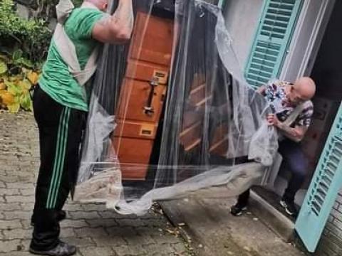 Lomtalanítás-zongoraszállítás-Kriszvisz költöztetés Budapest Lomtalanítás-zongoraszállítás-Kriszvisz költöztetés Budapest