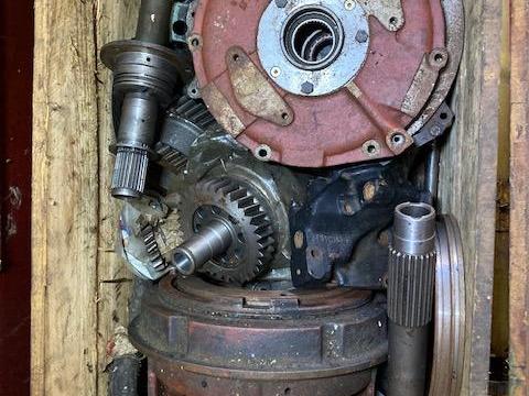 Massey Ferguson 3690 traktor váltó alkatrészek Massey Ferguson 3690 traktor váltó alkatrészek