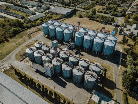 Gabonatelephely eladó,  gazdasági központ kialakítható hozzá vásárolható termőfölddel Gabonatelephely eladó,  gazdasági központ kialakítható hozzá vásárolható termőfölddel