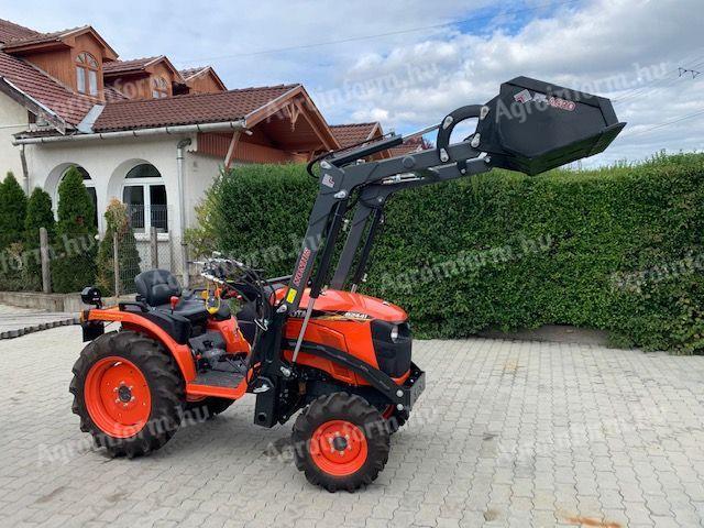 Kubota B2441 homlokrakodóval és kanállal