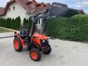 Kubota B2441 homlokrakodóval és kanállal
