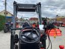 Kubota B2441 homlokrakodóval és kanállal