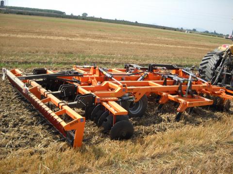 MAAG GMC nehéztárcsa Min Till alapművelés egy menetben MAAG GMC nehéztárcsa Min Till alapművelés egy menetben