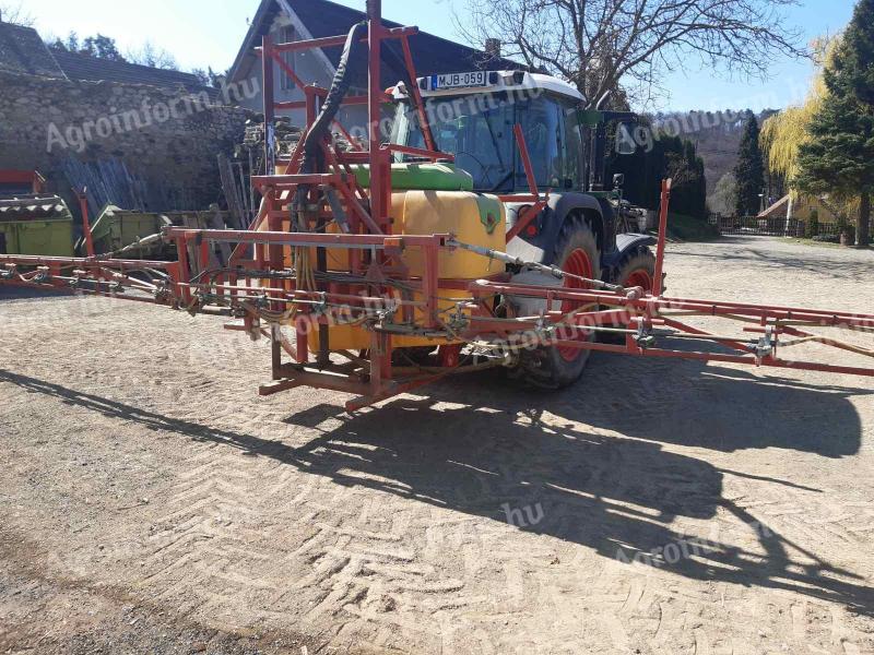 Függesztett permetező 1200l