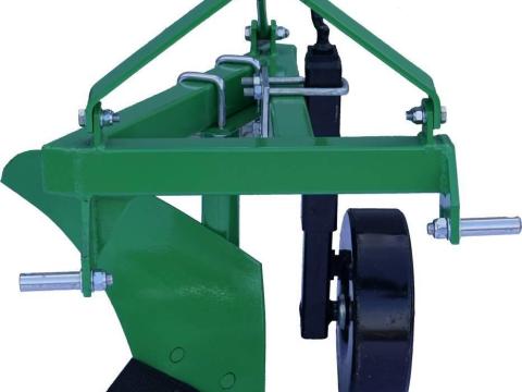 EKE1 egyfejes eke kistraktorhoz 10 LE teljesítménytől EKE1 egyfejes eke kistraktorhoz 10 LE teljesítménytől