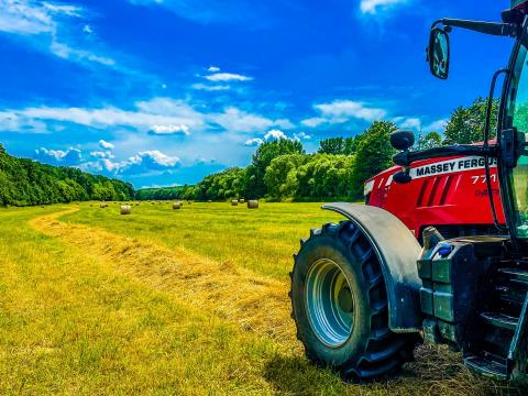 Bálázást vállalok Bálázást vállalok