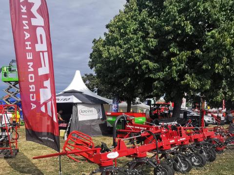 Rendterítő FPM RAS 600/6 hidraulikus 6 m Rendterítő FPM RAS 600/6 hidraulikus 6 m