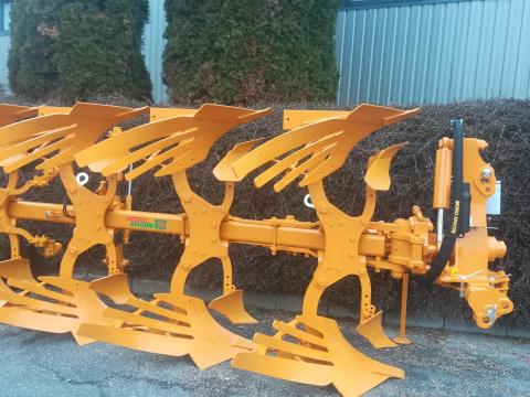 Moro Aratri QRV 14A Step 4 vasú váltvaforgató eke azonnal raktárról Moro Aratri QRV 14A Step 4 vasú váltvaforgató eke azonnal raktárról