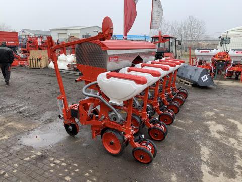 Özduman 6 soros szemenkénti vetőgép Big-Bag INOX tartállyal Özduman 6 soros szemenkénti vetőgép Big-Bag INOX tartállyal