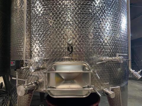 Borászati tartály – saválló acél Borászati tartály – saválló acél