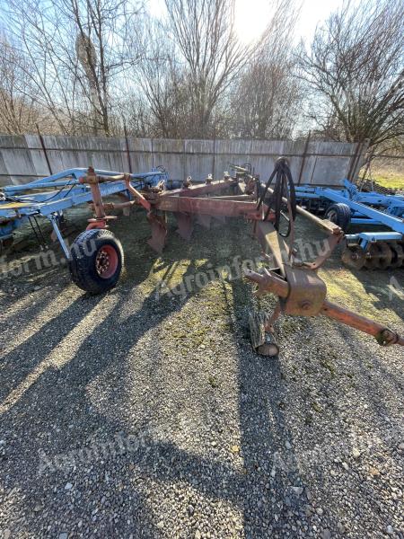 IH 5 fejes eke, 6-7 fejessé alakítható