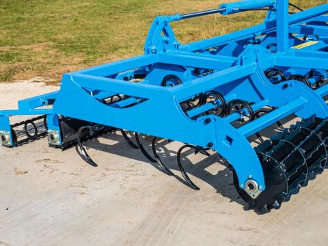 Új Leko 4.2 és 4.4 kombinátorok, hidraulikus felcsukhatósággal, elöl rögtörővel készletről Új Leko 4.2 és 4.4 kombinátorok, hidraulikus felcsukhatósággal, elöl rögtörővel készletről