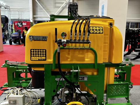 BADILLI BR600L-12M szántóföldi függesztett permetező BADILLI BR600L-12M szántóföldi függesztett permetező