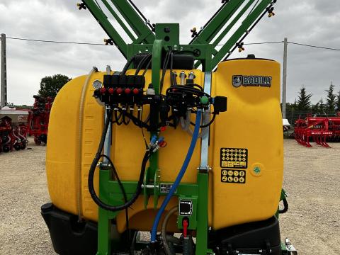 BADILLI CX szántóföldi függesztett permetező I 12-18 m I 600-1200 L BADILLI CX szántóföldi függesztett permetező I 12-18 m I 600-1200 L