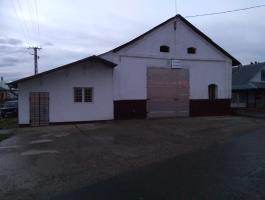 Raktárnak vagy üzlethelyiségnek alkalmas épület eladó vagy kiadó