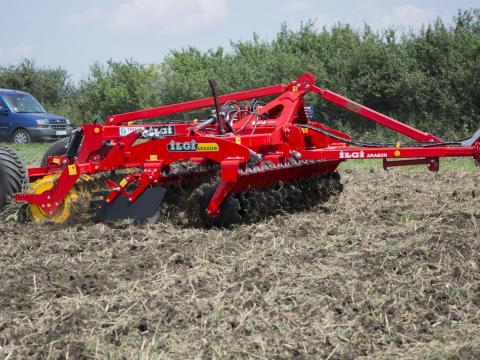 ILGI Aragon tárcsa 4.5m 36db tárcsalap, hidraulikusan csukható ILGI Aragon tárcsa 4.5m 36db tárcsalap, hidraulikusan csukható