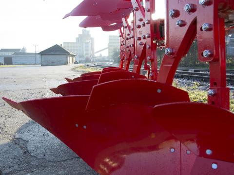 Váltvaforgató eke I ÜNLÜ I 6 fejes I 5 ÉV garancia Váltvaforgató eke I ÜNLÜ I 6 fejes I 5 ÉV garancia