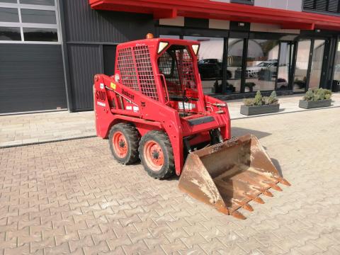 Bobcat S100 mini homlokrakodó zárt fülkével Bobcat S100 mini homlokrakodó zárt fülkével