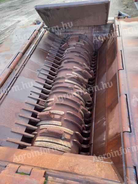 Komptech Terminator 6000 S XXF zúzóhengerrel,  egytengelyes nagynyomatékú szilárdhulladék-aprítógép bérlés