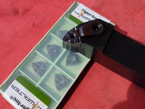 Esztergakés 20mm oldalazó+10db lapkàval/Számla/Gari Esztergakés 20mm oldalazó+10db lapkàval/Számla/Gari