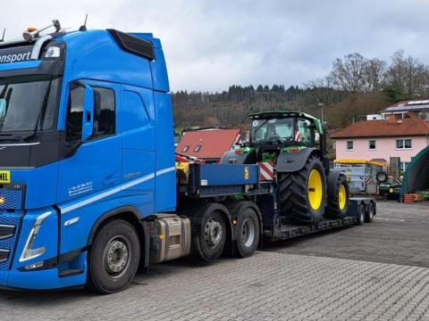 Gépszállítás Magyarországon és Európában! (mélybölcsős,  túlméret) Gépszállítás Magyarországon és Európában! (mélybölcsős,  túlméret)