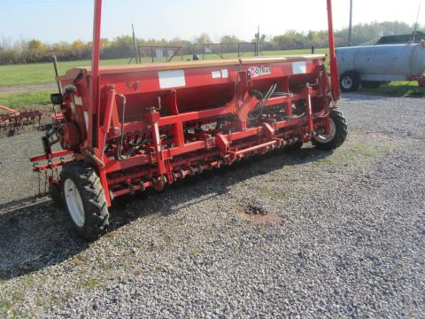 Eladó gabonavetőgép 4 m, dupla tárcsás Eladó gabonavetőgép 4 m, dupla tárcsás