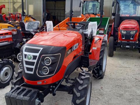 Új VST Fieldtrac 927D 24 Le,  összkerékhajtású,  szervokormányos traktor raktárról Új VST Fieldtrac 927D 24 Le,  összkerékhajtású,  szervokormányos traktor raktárról