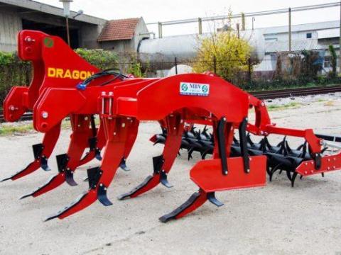 Talajlazító I DRAGON 7 késes I 65cm mélység I 3.5m munkaszélesség Talajlazító I DRAGON 7 késes I 65cm mélység I 3.5m munkaszélesség