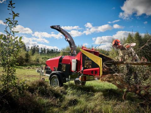 LINDDANA TP 176 MOBILE VS ágaprító,  ágdaráló,  faszecskázó LINDDANA TP 176 MOBILE VS ágaprító,  ágdaráló,  faszecskázó