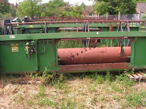 John Deere 816-os gabonaasztal John Deere 816-os gabonaasztal