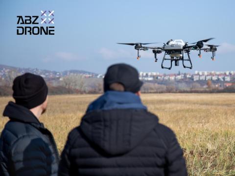 Növényvédelmi drónpilóta képzés / Permetező drónpilóta hivatalos képzés Növényvédelmi drónpilóta képzés / Permetező drónpilóta hivatalos képzés