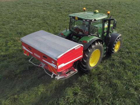 Gaspardo Primo EW Isotronic 320 precíziós műtrágyaszóró készletről Gaspardo Primo EW Isotronic 320 precíziós műtrágyaszóró készletről