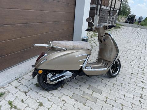 Elektromos robogó Elektromos robogó