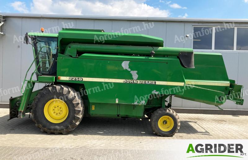 John Deere 2256 KECSKEMÉTEN