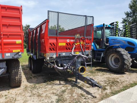 Metal-Fach N267 szervestrágyaszóró kocsi Metal-Fach N267 szervestrágyaszóró kocsi