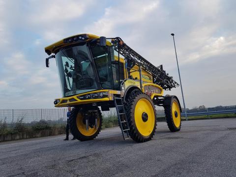 Caffini Striker Levante 4000/28 önjáró permetező BOMBA ÁR Caffini Striker Levante 4000/28 önjáró permetező BOMBA ÁR