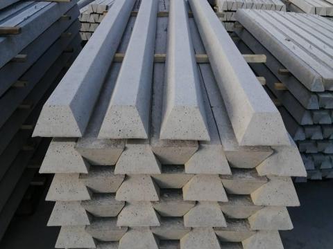 Betonoszlop vadháló drótfonat kerítés építés Betonoszlop vadháló drótfonat kerítés építés