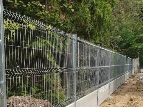 Kerítésrendszer betonoszlop lábazati elem kerítés Kerítésrendszer betonoszlop lábazati elem kerítés