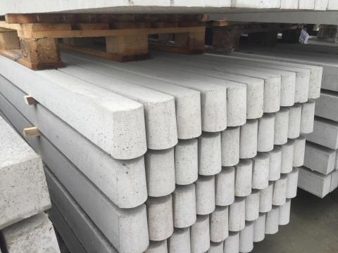 Betonoszlop paneles kerítés vadháló fém oszlop drótkerítés szögesdrót drótfonat Betonoszlop paneles kerítés vadháló fém oszlop drótkerítés szögesdrót drótfonat