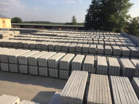 Beton oszlop kerítés fém oszlop vadháló drótháló drótfonat drótkerítés táblás panel drót Beton oszlop kerítés fém oszlop vadháló drótháló drótfonat drótkerítés táblás panel drót