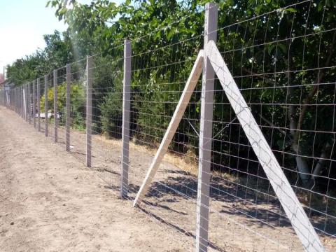 Kiszállítással vadháló drótfonat betonoszlop táblás kerítés építés drótkerítés kerítésdrót Kiszállítással vadháló drótfonat betonoszlop táblás kerítés építés drótkerítés kerítésdrót