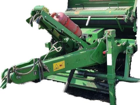 John Deere v451R bálázó John Deere v451R bálázó